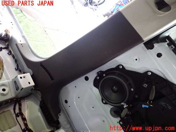 5UPJ-16087665]レンジローバー イヴォーク(LV2A)右センターピラートリム 中古_m0003.jpg