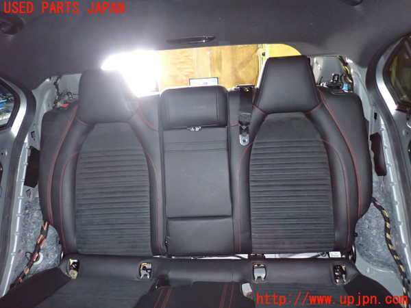 5UPJ-16097385]ベンツ A180(176042 W176)リアシート 中古_m0002.jpg
