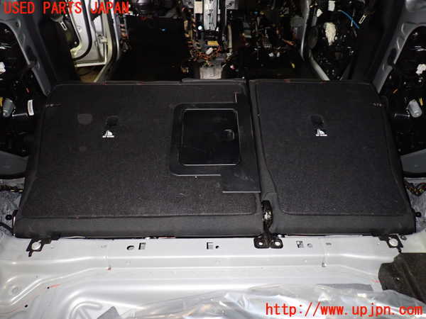 5UPJ-16097385]ベンツ A180(176042 W176)リアシート 中古_m0005.jpg