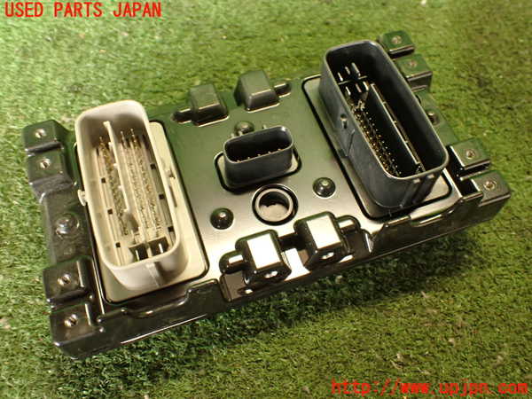 5UPJ-16136125]クラウン アスリート ハイブリッド(AWS210)ABSコンピューター 中古_m0002.jpg