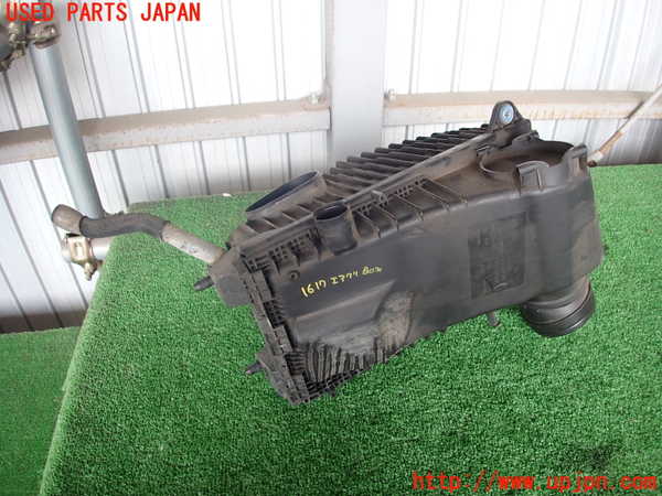 2UPJ-16172560]アウディ・Q7(4LCJTS)エアクリーナーボックス 中古_m0001.jpg