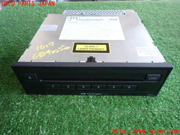 2UPJ-16176505]アウディ・Q7(4LCJTS)CDチェンジャー 中古_m0001.jpg