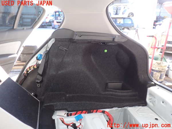 5UPJ-16187675]BMW 116i(1A16)(F20)右リアピラートリム 中古_m0001.jpg