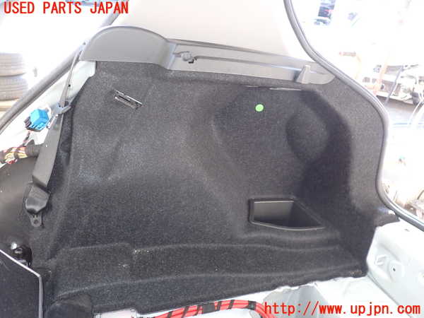 5UPJ-16187675]BMW 116i(1A16)(F20)右リアピラートリム 中古_m0003.jpg