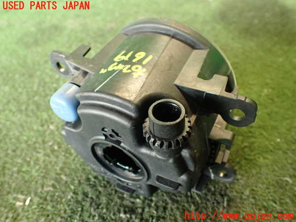 2UPJ-16191180]ポルシェ・カイエン(92AM5502)右フォグ 中古_m0004.jpg