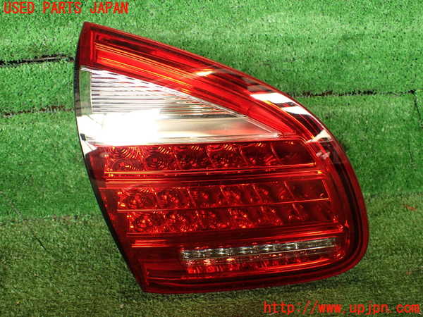 2UPJ-16191552]ポルシェ・カイエン(92AM5502)左リアフィニッシャー 中古_m0001.jpg