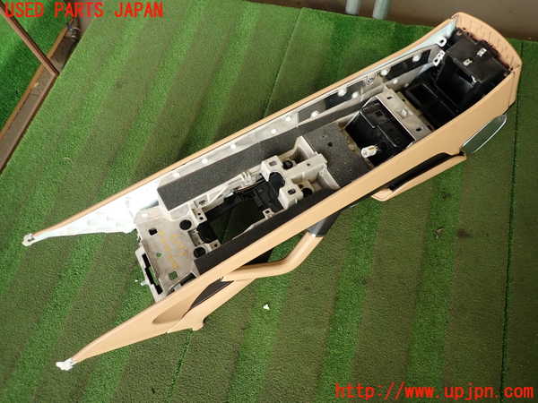 2UPJ-16197540]ポルシェ・カイエン(92AM5502)センターコンソール 中古_m0005.jpg