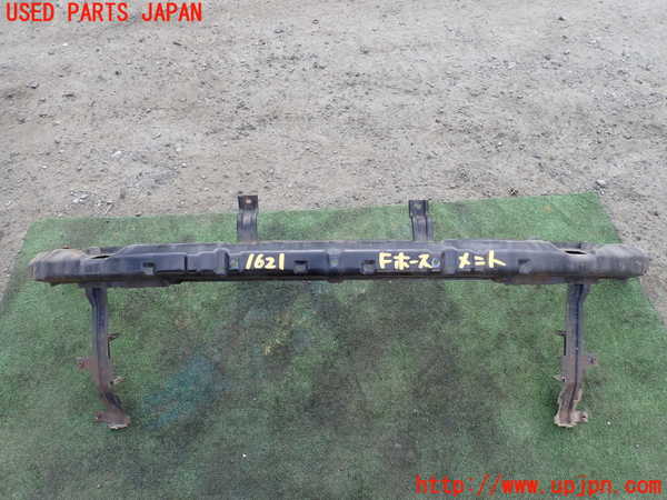 5UPJ-16211014]デリカ スペースギア(PD6W)フロントバンパーホースメント 中古_m0001.jpg
