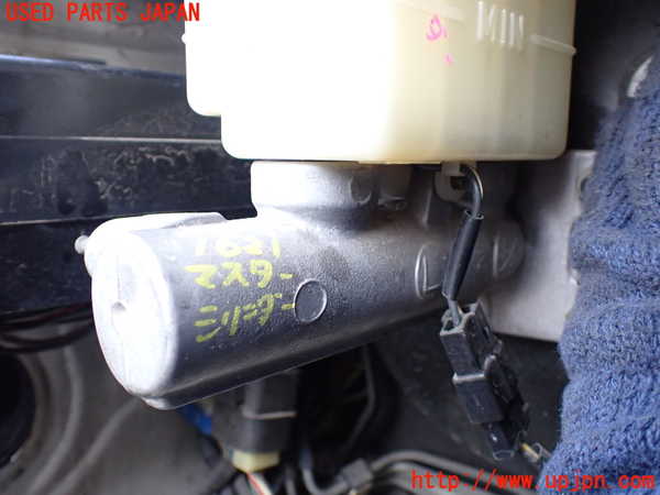 5UPJ-16214050]デリカ スペースギア(PD6W)ブレーキマスターシリンダー 中古_m0003.jpg