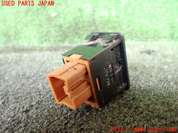 5UPJ-16216308]デリカ スペースギア(PD6W)スイッチ3 (AUTO　STEP) 中古_m0002.jpg