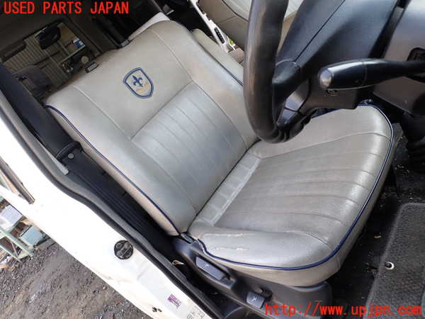 5UPJ-16217035]デリカ スペースギア(PD6W)運転席シート 中古_m0001.jpg