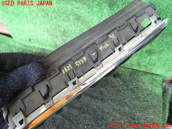 1UPJ-16251050]BMW X6(FG30 E71)ラジエターグリル 中古_m0005.jpg