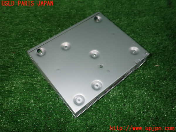 5UPJ-16266660]レジェンド ハイブリッド(KC2)TVチューナー 中古_m0002.jpg