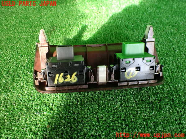 5UPJ-16266306]レジェンド ハイブリッド(KC2)スイッチ1 (シート空調) 中古_m0002.jpg