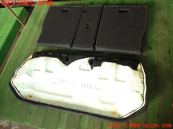 5UPJ-16287385]ベンツ A200 d セダン W247(177112)リアシート 中古_m0005.jpg