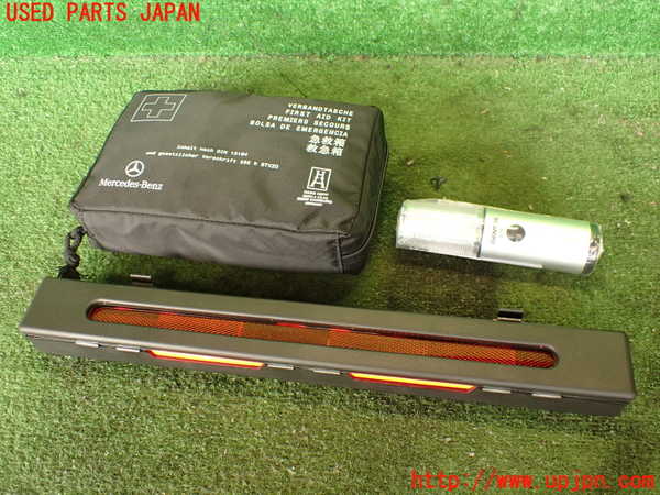 2UPJ-16287805]ベンツ A200 d セダン W247(177112)車載工具 中古_m0001.jpg