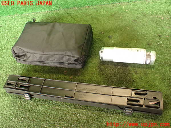 2UPJ-16287805]ベンツ A200 d セダン W247(177112)車載工具 中古_m0002.jpg