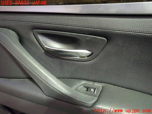 5UPJ-16291294]BMW 523d(FW20 F10)右後ドア内張り 中古_m0002.jpg