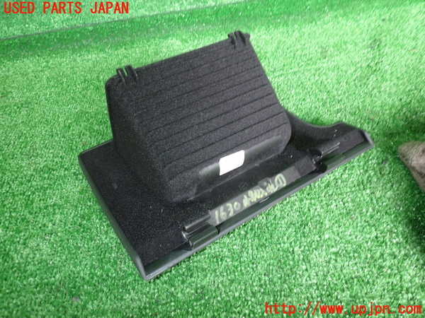 2UPJ-16307841]VW アルテオン(3HDNUF)小物入れ1 中古_m0003.jpg