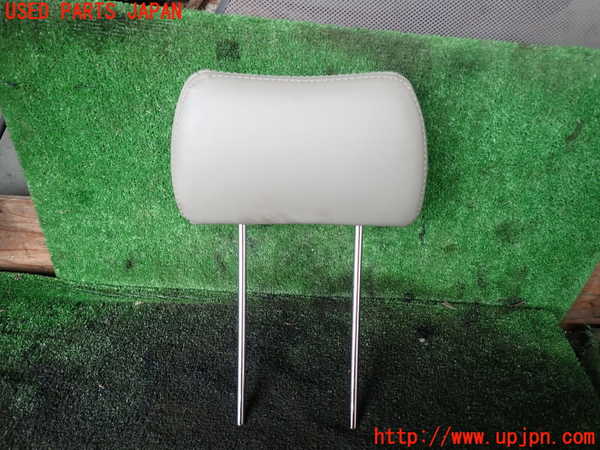 5UPJ-16367150]パジェロ(V45W)右2列目ヘッドレスト 中古_m0001.jpg