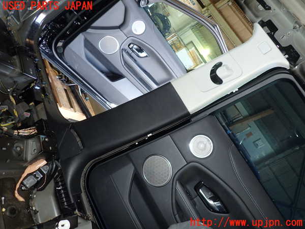 5UPJ-16397665]レンジローバー イヴォーク(LV2XB)右センターピラートリム 中古_m0001.jpg