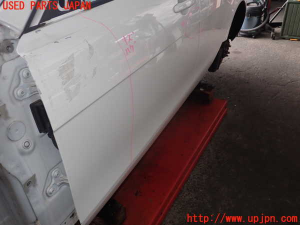 2UPJ-16431260]ジャガー・XE(JA2NA)左前ドア 中古(43R-011582 M324)_m0002.jpg