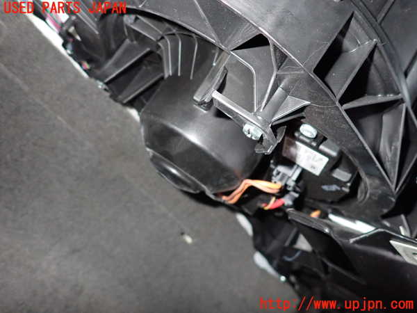 2UPJ-16436081]ジャガー・XE(JA2NA)エバポレーター1 中古_m0002.jpg