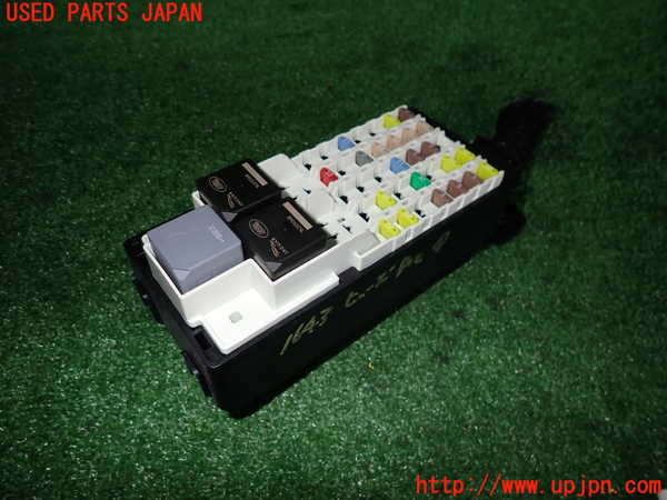 2UPJ-16436741]ジャガー・XE(JA2NA)ヒューズボックス1 中古_m0001.jpg