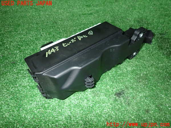 2UPJ-16436741]ジャガー・XE(JA2NA)ヒューズボックス1 中古_m0002.jpg