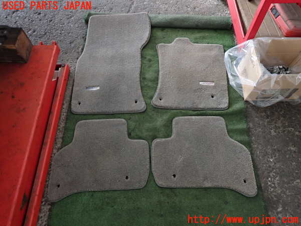 2UPJ-16437800]ジャガー・XE(JA2NA)フロアマット 中古_m0001.jpg