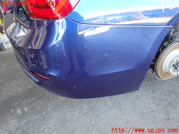 5UPJ-16441610]BMW 320i(8A20)(F30)リアバンパー 中古_m0001.jpg