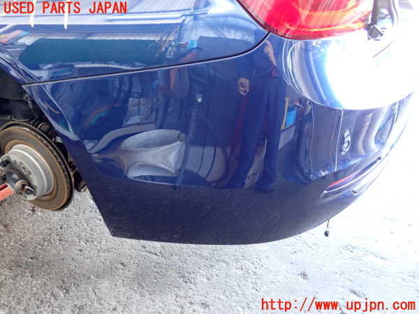 5UPJ-16441610]BMW 320i(8A20)(F30)リアバンパー 中古_m0002.jpg