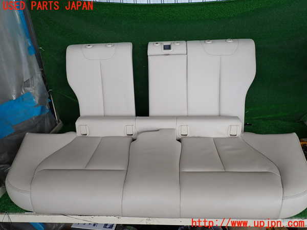 5UPJ-16447385]BMW 320i(8A20)(F30)リアシート 中古_m0001.jpg