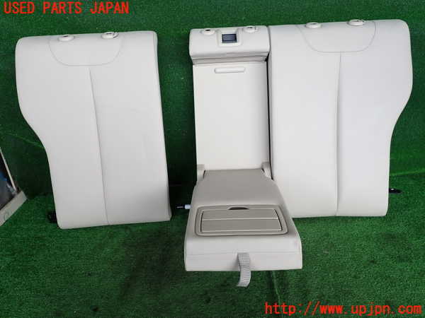 5UPJ-16447385]BMW 320i(8A20)(F30)リアシート 中古_m0004.jpg