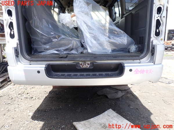 5UPJ-16481610]ハイエースバン200系(KDH205V)リアバンパー 中古_m0001.jpg