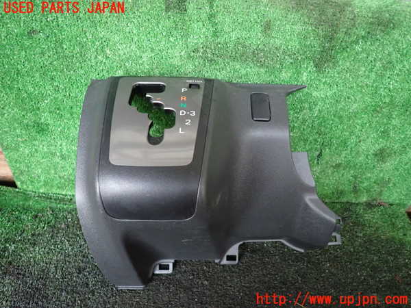 5UPJ-16487691]ハイエースバン200系(KDH205V)内装トリム類1 中古_m0001.jpg