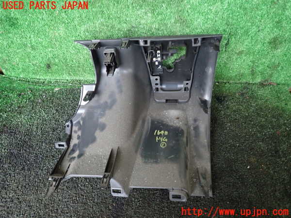5UPJ-16487691]ハイエースバン200系(KDH205V)内装トリム類1 中古_m0003.jpg