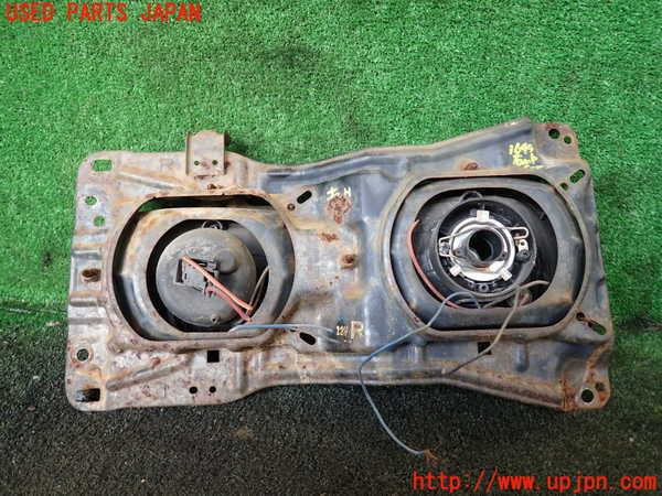 1UPJ-16491130]ランクル60系(FJ62V)右ヘッドライト ジャンク部品取り_m0003.jpg