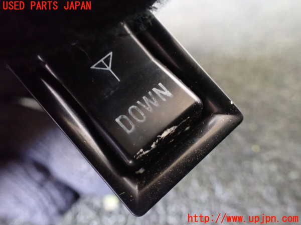 5UPJ-16496307]ランクル60系(FJ62V)スイッチ2 (オートアンテナ) 中古_m0002.jpg