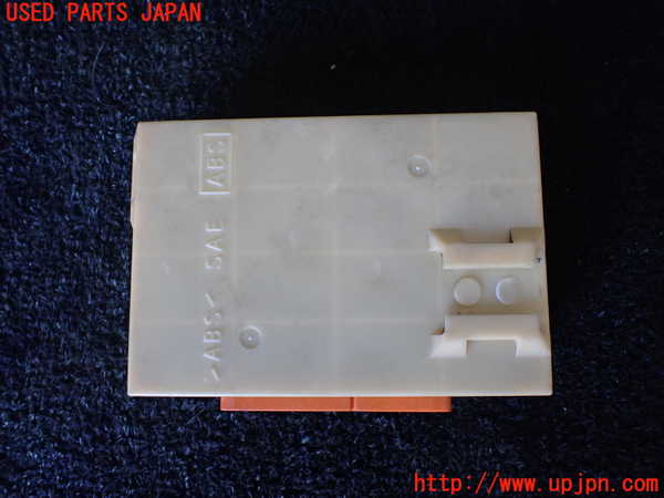 5UPJ-16586147]ハイラックスサーフ(RZN185W)コンピューター2 (88650-35070) 中古_m0003.jpg