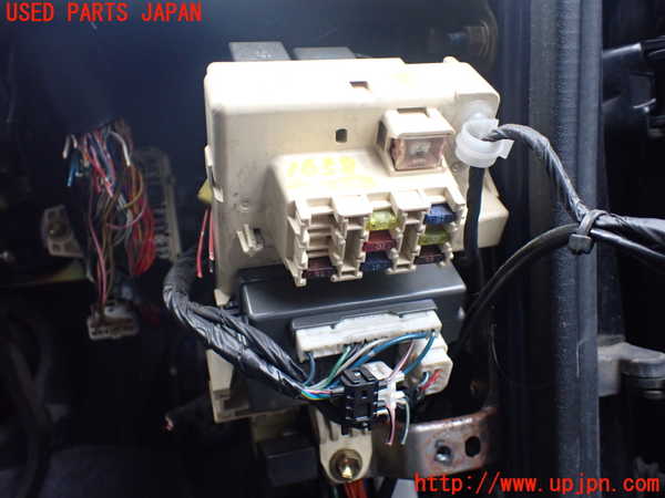 5UPJ-16586741]ハイラックスサーフ(RZN185W)ヒューズボックス1 中古_m0001.jpg