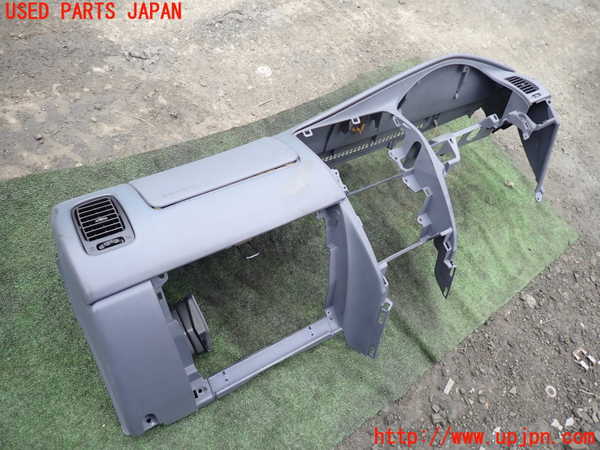 5UPJ-16587505]ハイラックスサーフ(RZN185W)ダッシュボード 中古_m0003.jpg