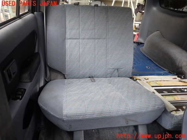 5UPJ-16587145]ハイラックスサーフ(RZN185W)右2列目シート 中古_m0001.jpg
