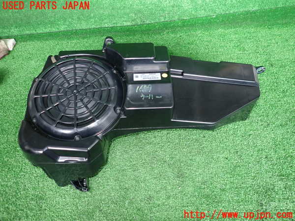 2UPJ-16596530]アウディ・A7 スポーツバック(4GCGWC)ウーハー 中古_m0001.jpg