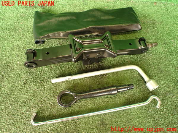 5UPJ-16617805]クラウン アスリート ハイブリッド(AWS210)車載工具 中古_m0002.jpg