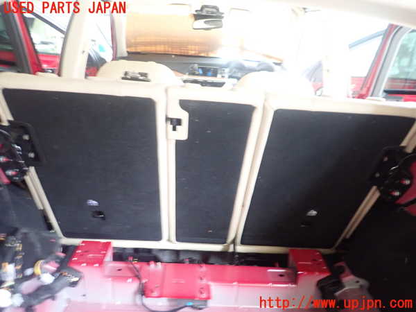 5UPJ-16647385]アルファロメオ・ステルヴィオ(94920)リアシート 中古_m0003.jpg