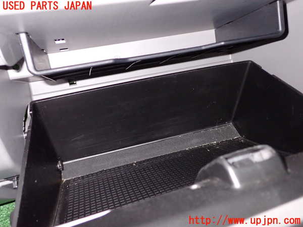 5UPJ-16657516]フォレスター(SG9)グローブボックス1 中古_m0003.jpg