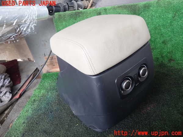 5UPJ-16667540]パジェロ(V98W)センターコンソール 中古_m0003.jpg
