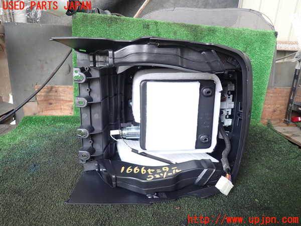 5UPJ-16667540]パジェロ(V98W)センターコンソール 中古_m0004.jpg