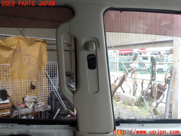 5UPJ-16667670]パジェロ(V98W)左センターピラートリム 中古_m0002.jpg